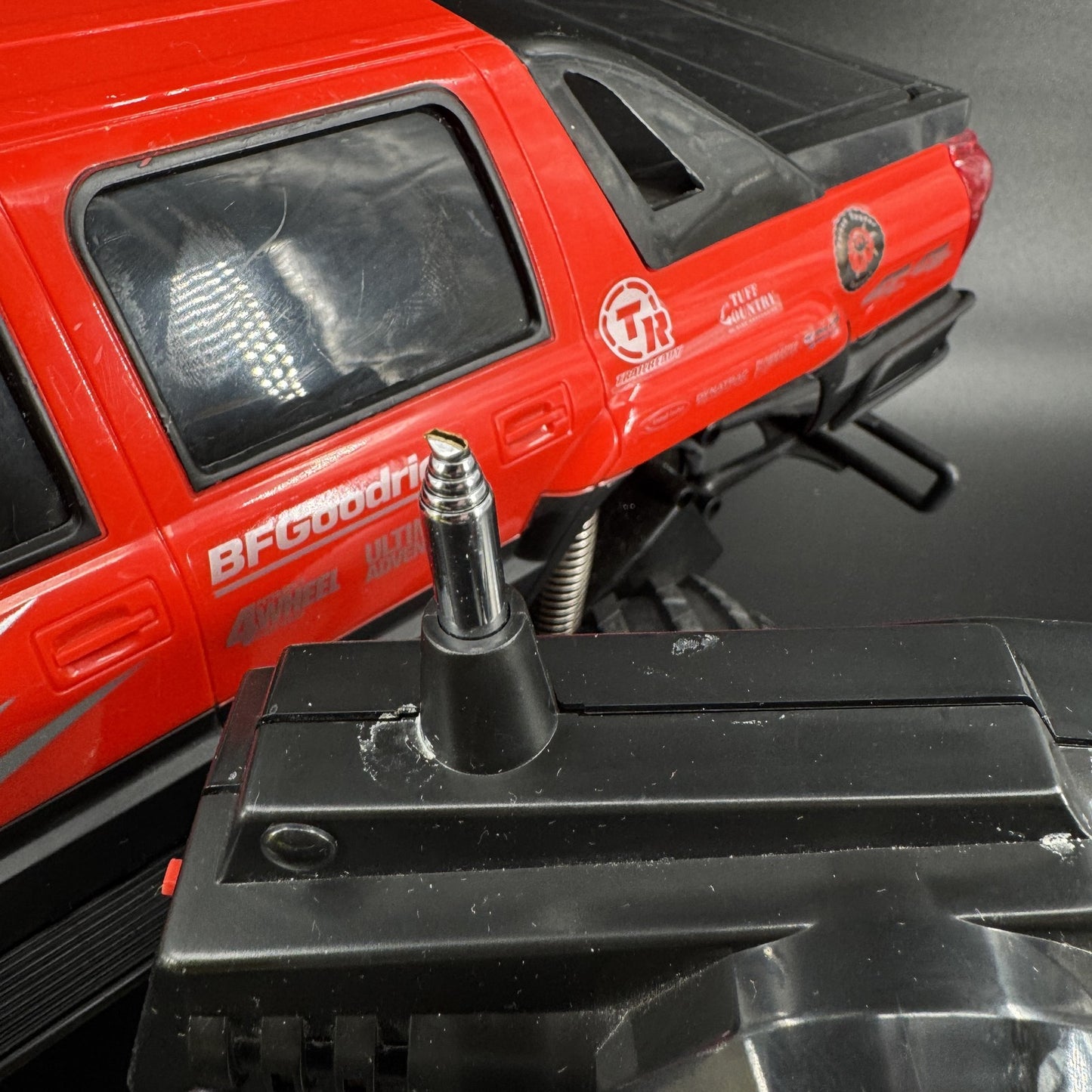 Radio Shack Avalanche RC Truck Remote Radio Control 4x4 Red 1/10 TESTED