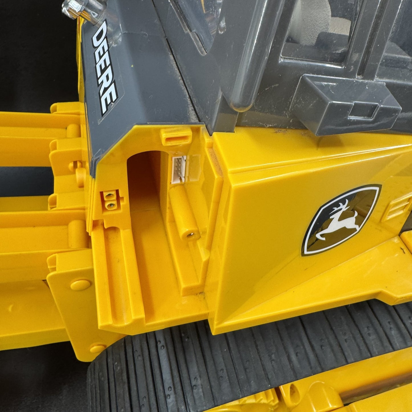 John Deere 850J Bulldozer RC Radio Control Large Scale 31" ERTL - NO REMOTE