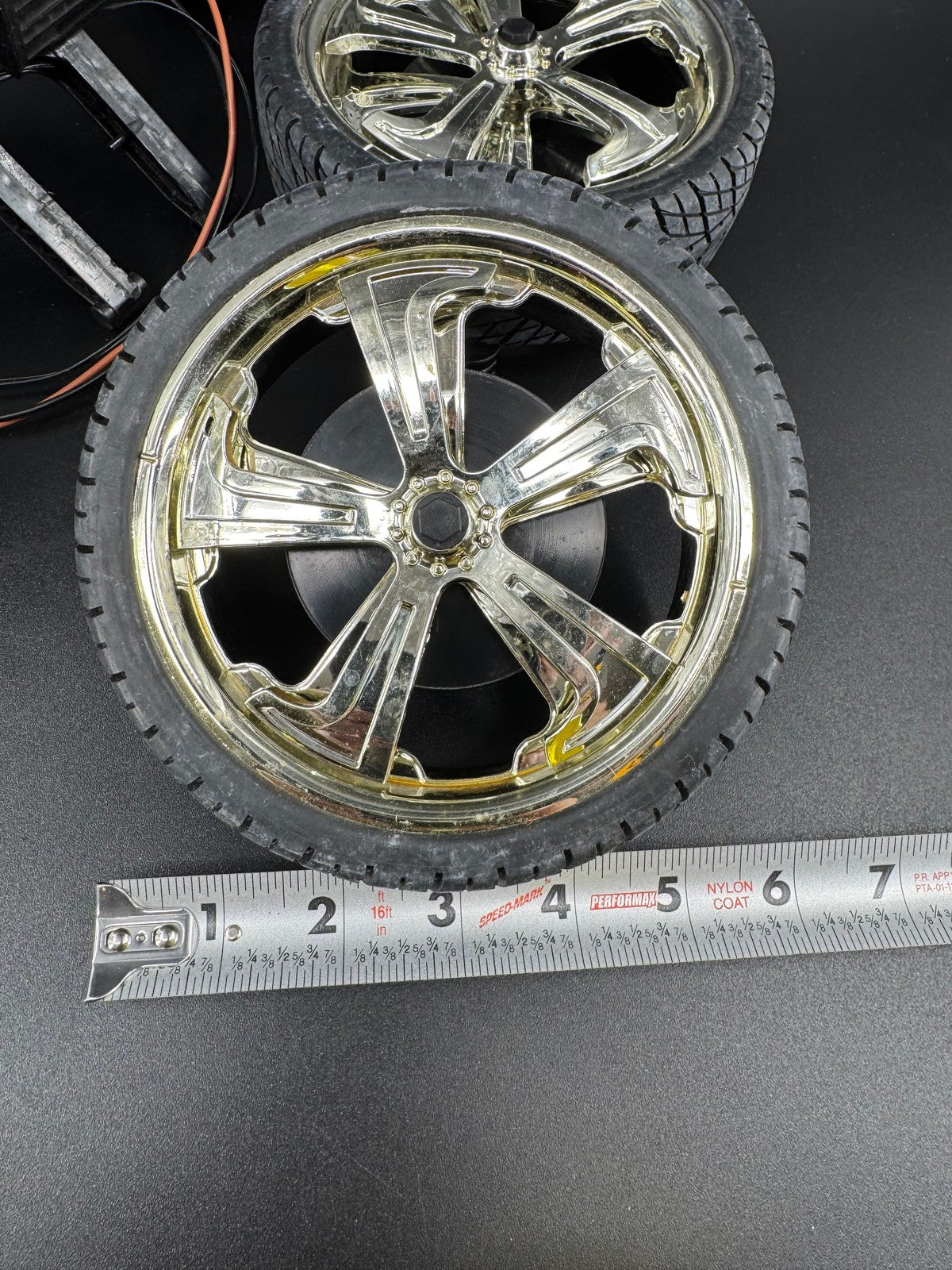 New Bright 1/6 Scale Cadillac Escalade Spinning Wheels, Motor And Axle Assembly