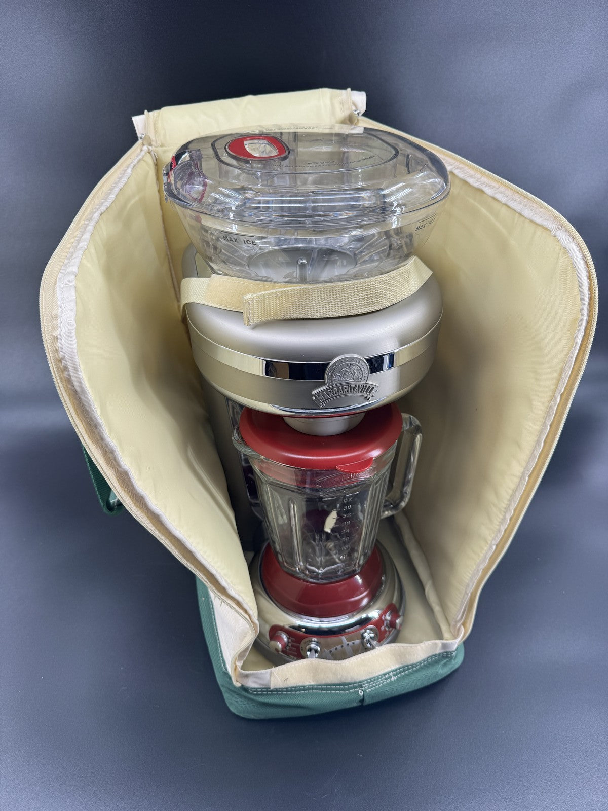 Margaritaville Fiji Frozen Concoction Maker DM2000 Blender With Travel Bag