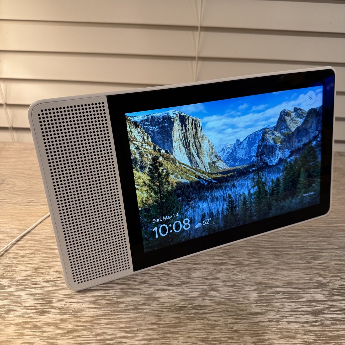 Lenovo Smart Display 10 Inch Google Assistant Bamboo Smart Home Hub SD-X701B