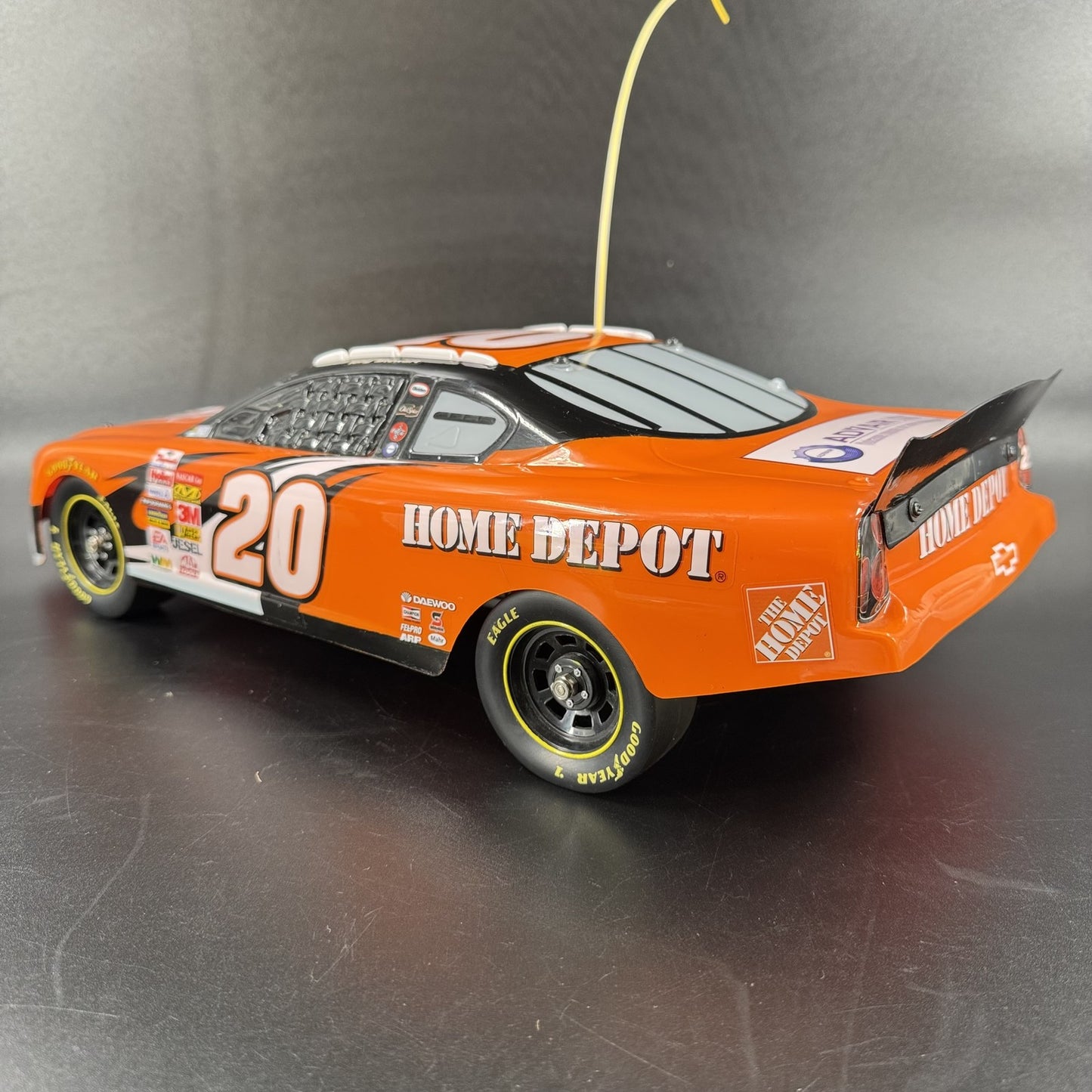 Road Champs Tony Stewart Home Depot 20 NASCAR RC Car 2003 Monte Carlo 1/10 Scale