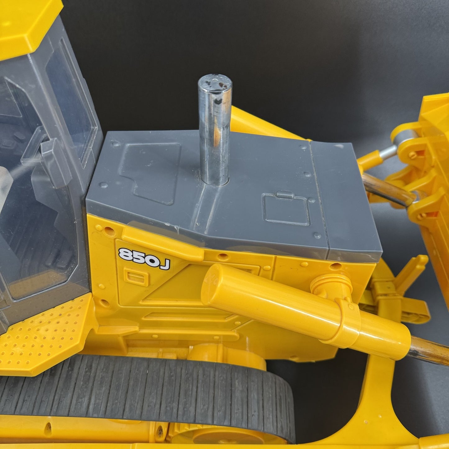John Deere 850J Bulldozer RC Radio Control Large Scale 31" ERTL - NO REMOTE