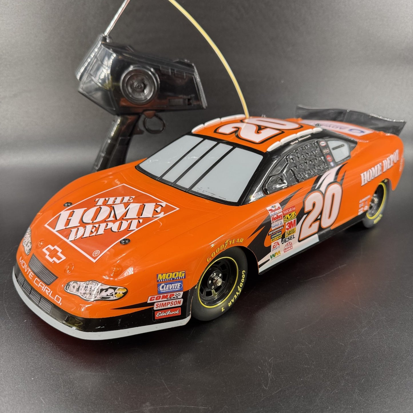 Road Champs Tony Stewart Home Depot 20 NASCAR RC Car 2003 Monte Carlo 1/10 Scale